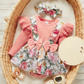 Conjunto para Bebé Niña con Body de Volantes y Vestido Tipo Overall – 2 Piezas