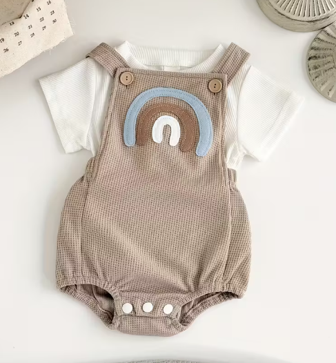 Conjunto de Verano para Bebé con Camiseta y Body Arcoíris – 2 Piezas
