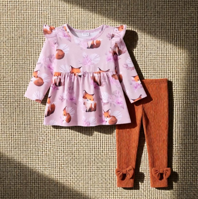 Conjunto de Camiseta con Estampado Animal y Leggings con Lazo