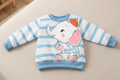 Sudadera Infantil de Elefantito con Corona y Rayas Celestes