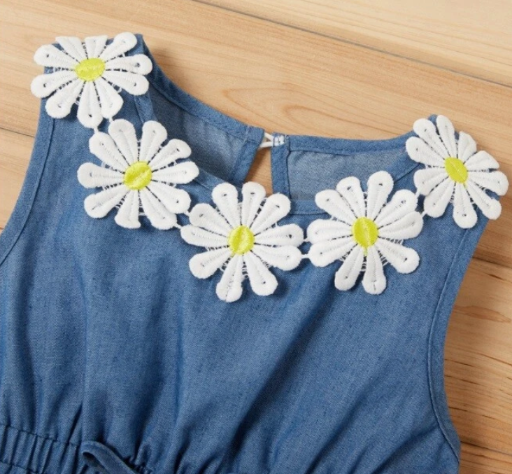 Vestido Denim Ligero Sin Mangas con Cuello de Margaritas