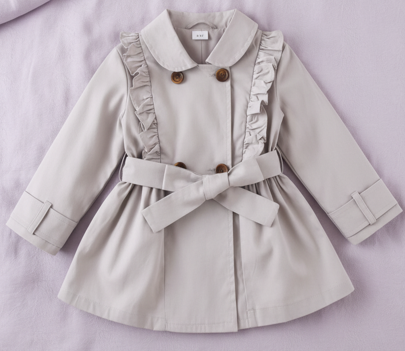 Abrigo Tipo Trench Elegante con Volantes y Cinturón